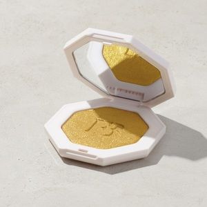 Fenty Beauty Killawatt Highlighter in Trophy Wife